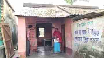 Anganwadi Center: বছরের শেষ দিনে চুরি, অঙ্গনওয়াড়ি কেন্দ্রের  দরজা ভেঙে শিশুদের খাবার লুঠ