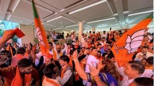 Gujarat Election Results: গুজরাটে বিজেপির রেকর্ডে মোদী-ক্যারিশ্মা ছাড়া আর কী ফ্যাক্টর? 