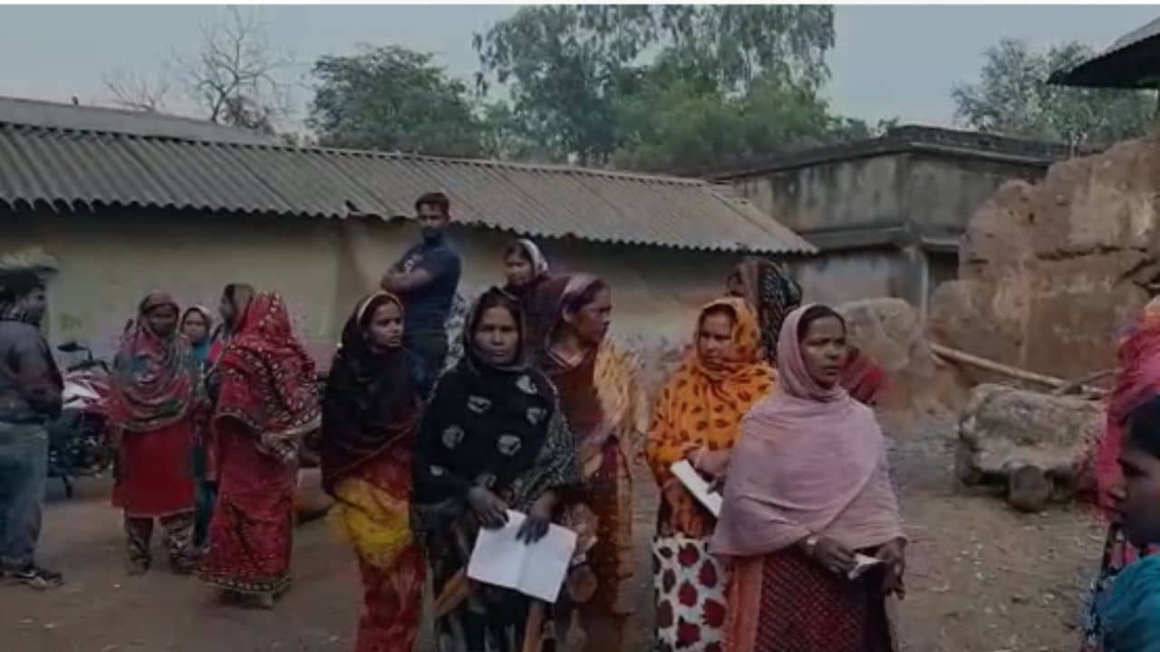 Pradhan Mantri Awas Yojana: কেন্দ্রের ডেডলাইন শেষ, আবাস যোজনার তালিকা থেকে বাদ পড়ল লক্ষাধিক উপভোক্তার নাম