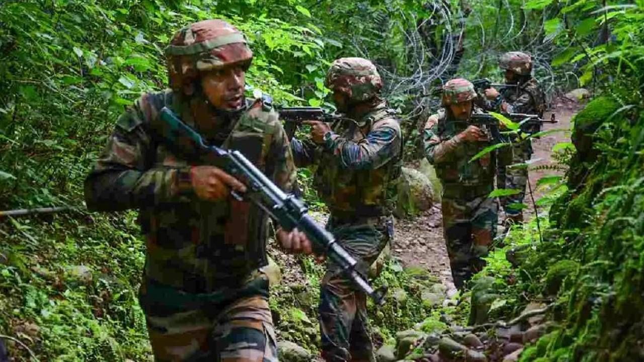 Gujarat: ভূপেন্দ্রর শপথ গ্রহণের আগেই ভারত-পাক সীমান্ত থেকে ৩ পাকিস্তানি মৎস্যজীবীর আটক বিএসএফের