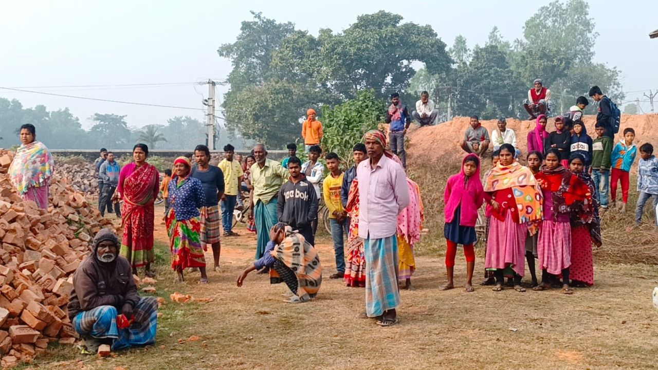 Balurghat Death: শীতের সকালে ইটভাটায় ওটা কী? একটু এগোতেই...