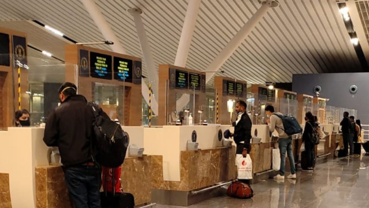 Bengaluru Airport: করোনার নতুন ঢেউ ঠেকাতে তৎপর কর্নাটক, ফের বিমানবন্দরে শুরু হতে চলেছে কোভিড স্ক্রিনিং