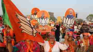 Gujarat Election 2022: গণনার শুরুতেই গেরুয়া ঝড় গুজরাটে, খাতা খুলেছে আপ-ও