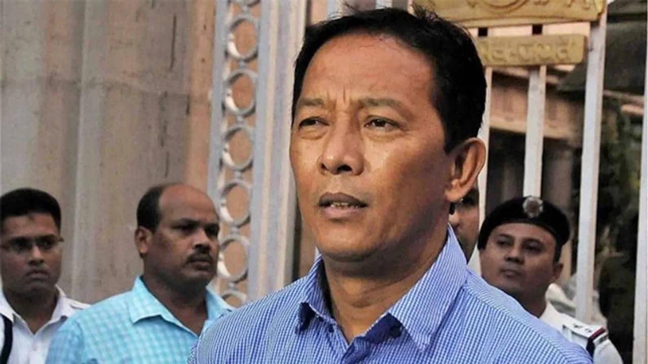 Darjeeling Politics: দার্জিলিঙে গণতন্ত্র বিপন্ন, তৃণমূলের সঙ্গে সম্পর্ক ছিন্ন করলেন বিনয় তামাং