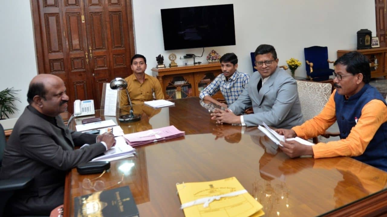 Bhupatinagar Blast: ভূপতিনগর বিস্ফোরণকাণ্ডে রাজ্যপালের তলব পেয়ে রাজভবনে বিজেপি বিধায়ক