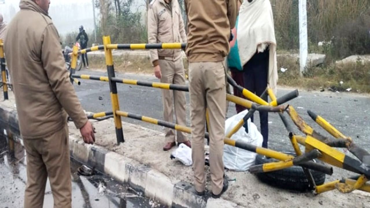 ক্রিকেটারের সুস্থতা কামনায় গোটা দেশ। জানা গিয়েছে, পন্থের শারীরিক অবস্থা এখন স্থিতিশীল। তবে পুরোপুরি সেরে উঠতে সময় লাগবে।