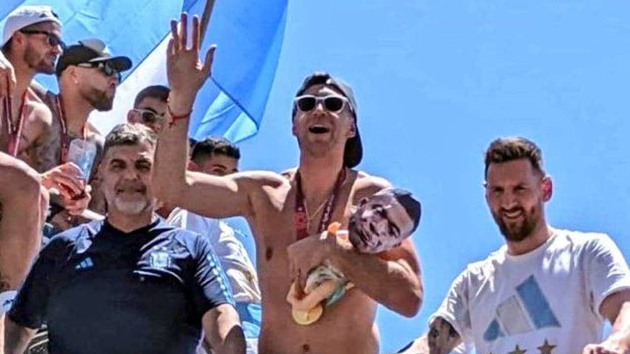 FIFA World Cup 2022: হাতে এমবাপের পুতুল, ফরাসি তারকাকে ট্রোল করেই চলেছেন মার্টিনেজ