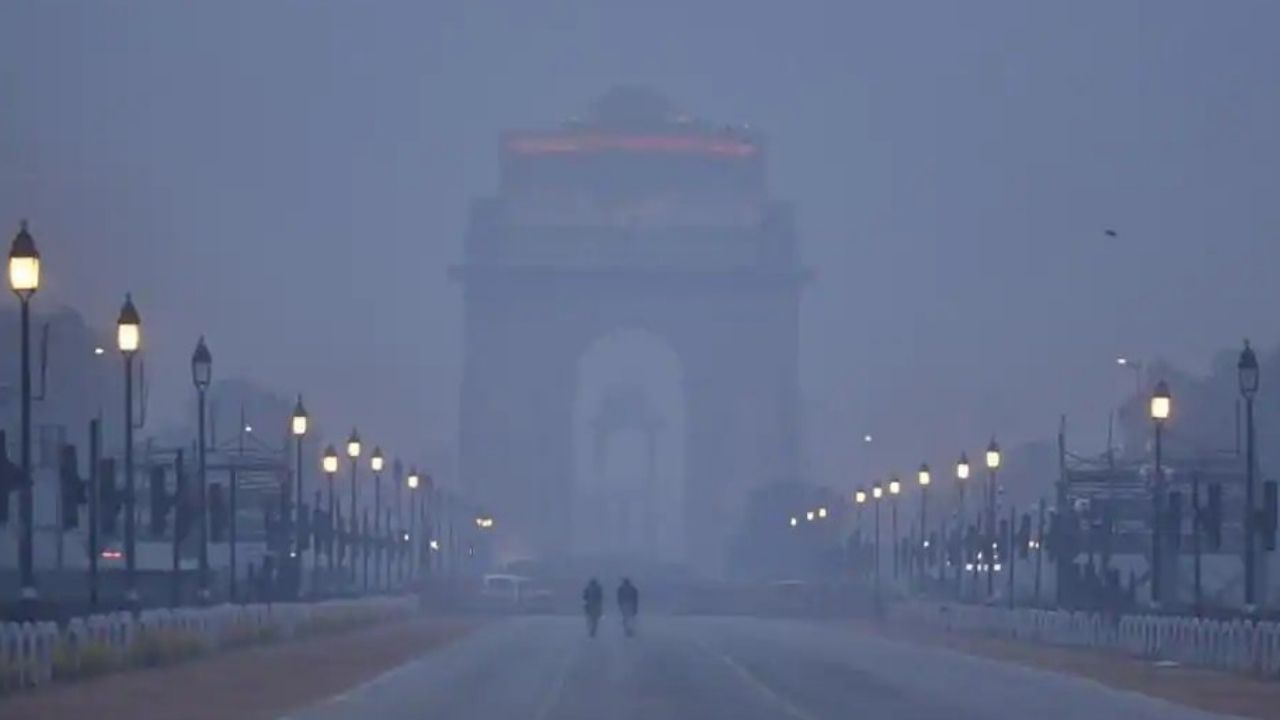 Delhi Air Quality: দিল্লিতে আপাতত নির্মাণকাজ বন্ধ, বায়ু দূষণ ঠেকাতে 'দাওয়াই' কেজরী সরকারের