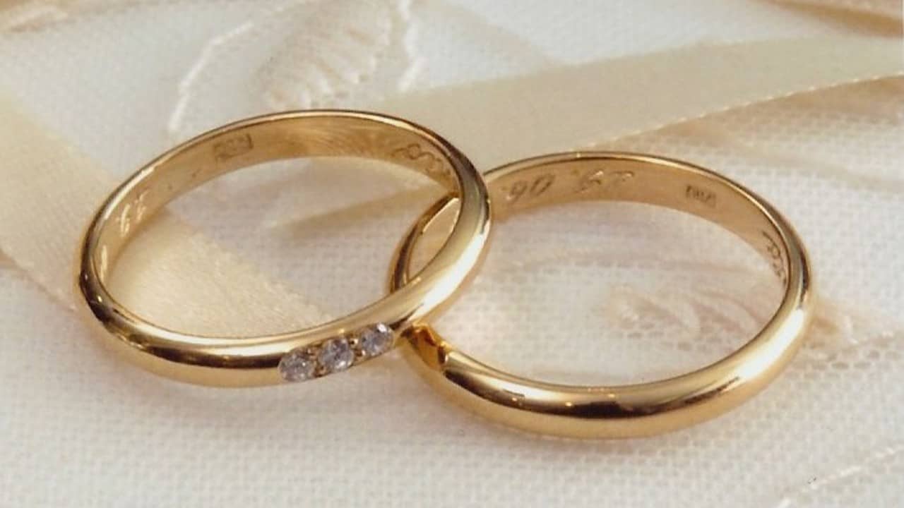 Gold Price Today: লক্ষ্মীবারে ফের ঊর্ধ্বমুখী হল সোনার দর, আজ কত দরে বিকোচ্ছে হলুদ ধাতু?