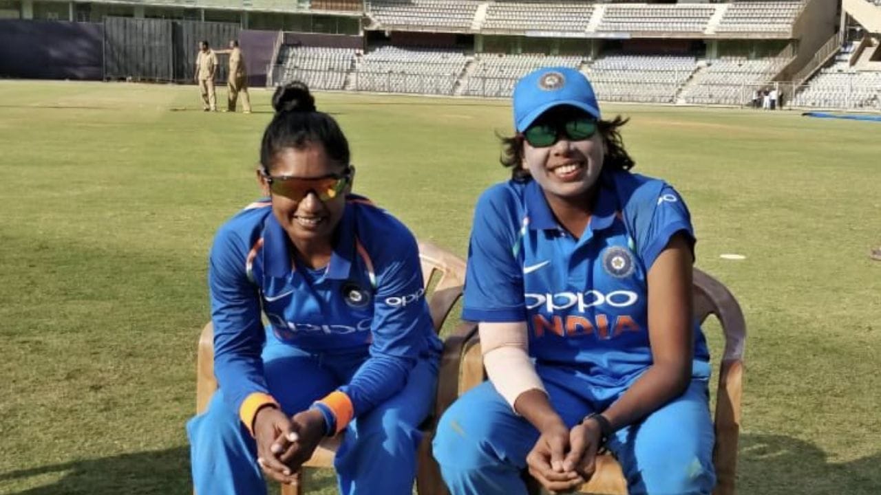 দেশের জার্সিতে ইংল্যান্ডের বিরুদ্ধে একদিনের সিরিজ খেলে সোশ্যাল মিডিয়ায় আনুষ্ঠানিক ভাবে অবসরের কথা ঘোষণা করেছিলেন তিনি। ছবি: টুইটার