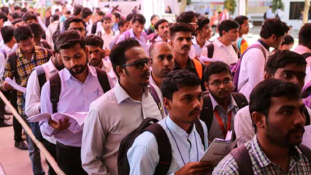 West Bengal Government Jobs: উচ্চমাধ্যমিক পাশেই রাজ্য সরকারের সংস্থায় চাকরি, বেতন কত জানুন West Bengal Government Jobs: উচ্চমাধ্যমিক পাশেই রাজ্য সরকারের সংস্থায় চাকরি, বেতন কত জানুন