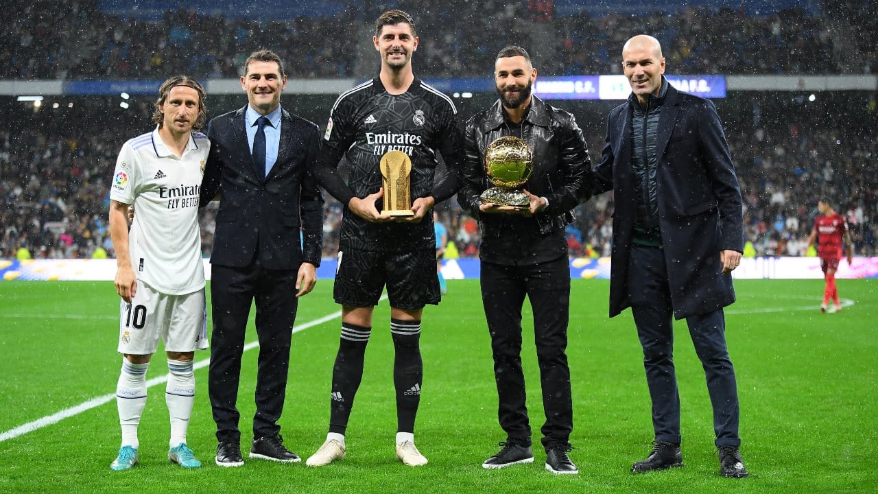 পুরস্কার নিয়ে বেঞ্জেমা বলেছিলেন, "ছোট থেকে স্বপ্ন দেখতাম, একদিন এই পুরস্কার পাব। সত্যি গর্বিত ব্যালন ডি'আর হাতে ধরে। আমি কখনও হাল ছাড়িনি। মাথার মধ্যে এটা ছিল যে, এই পুরস্কার আমায় পেতেই হবে। একটা সময় ছিল, যখন আমি জাতীয় দলের হয়ে খেলছিলাম না, ওই সময়টা অত্যন্ত কঠিন ছিল আমার জন্য। কিন্তু আমি হাল ছাড়িনি। ওই কঠিন সময় আমাকে মানসিক ভাবে আরও শক্তিশালী করে তুলেছিল। নিজের কাজ নিয়ে আমি সত্যিই খুব খুশি আজ"।