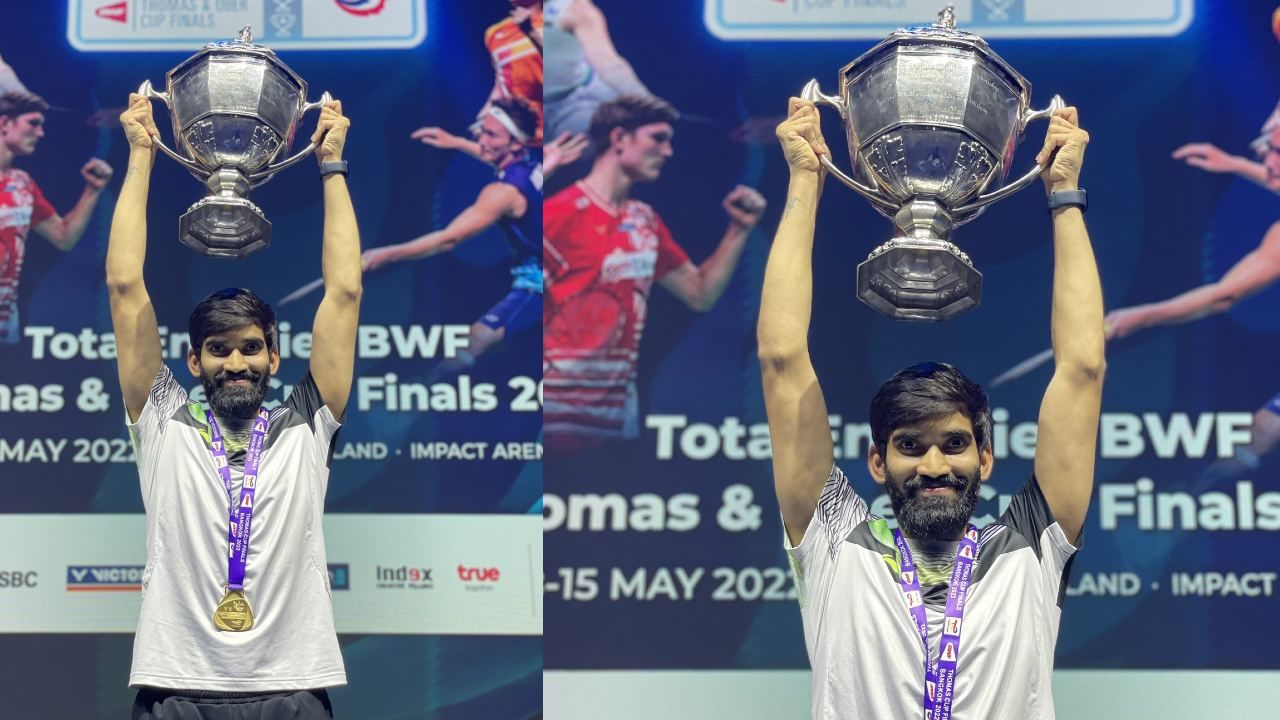 সেমিফাইনালে প্রতিপক্ষ শক্তিশালী ডেনমার্ক। ভিক্টর অ্যাক্সেলসন লক্ষ্য সেনকে হারিয়ে দিলেও সমতা ফেরান সাত্বিক-চিরাগের ডাবলস জুটি। অ্যান্ডার্স অ্যান্টনসেনকে সিঙ্গলস ম্যাচে হারিয়ে দেন শ্রীকান্ত। পঞ্চম ম্যাচে রাসমাস জেমকেকে হারিয়ে ভারতকে প্রথম বার থমাস কাপের ফাইনালে তোলেন এইচএস প্রণয়।(ছবি:টুইটার)