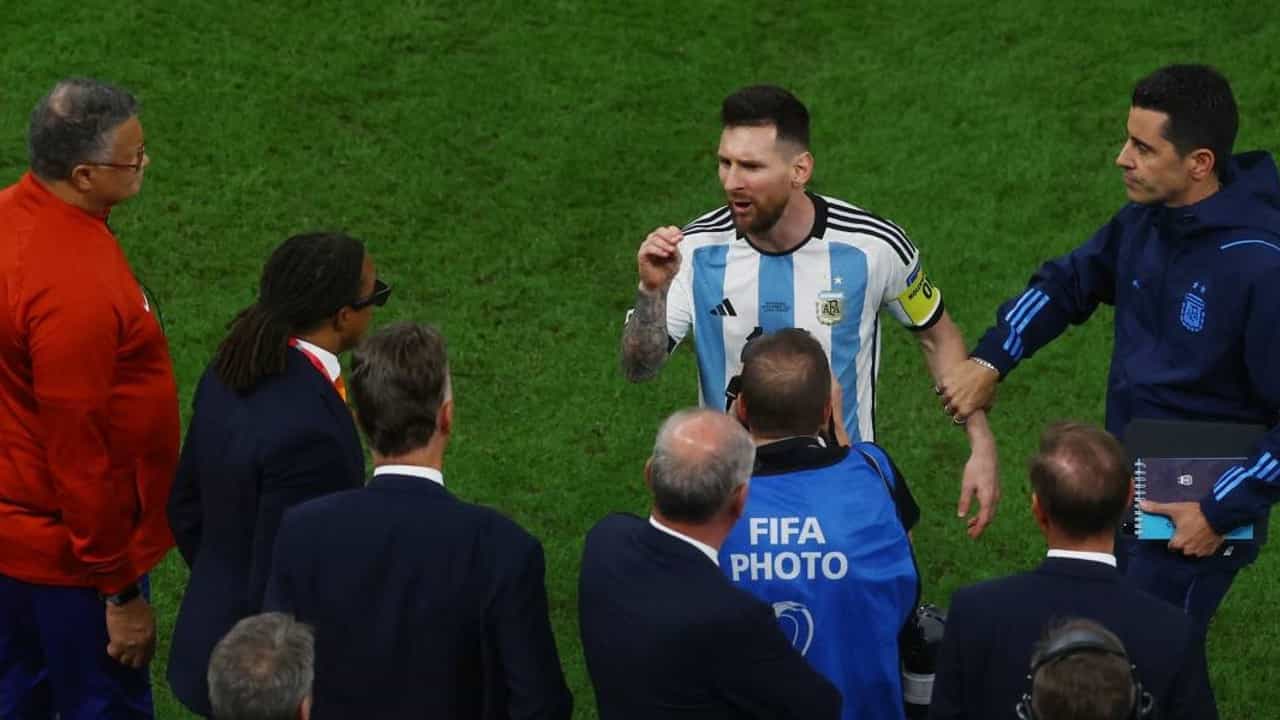 FIFA World Cup 2022: লিও মেসির আর্জেন্টিনার বিরুদ্ধে শৃঙ্খলাভঙ্গের তদন্তে ফিফা FIFA World Cup 2022: লিও মেসির আর্জেন্টিনার বিরুদ্ধে শৃঙ্খলাভঙ্গের তদন্তে ফিফা