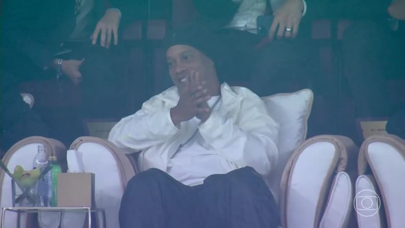 LIVE INSIDE RONALDINHO