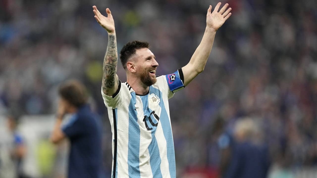 Lionel Messi: অবশেষে হাতে কাপ, মেসির পায়ে ভাঙল একগুচ্ছ রেকর্ড