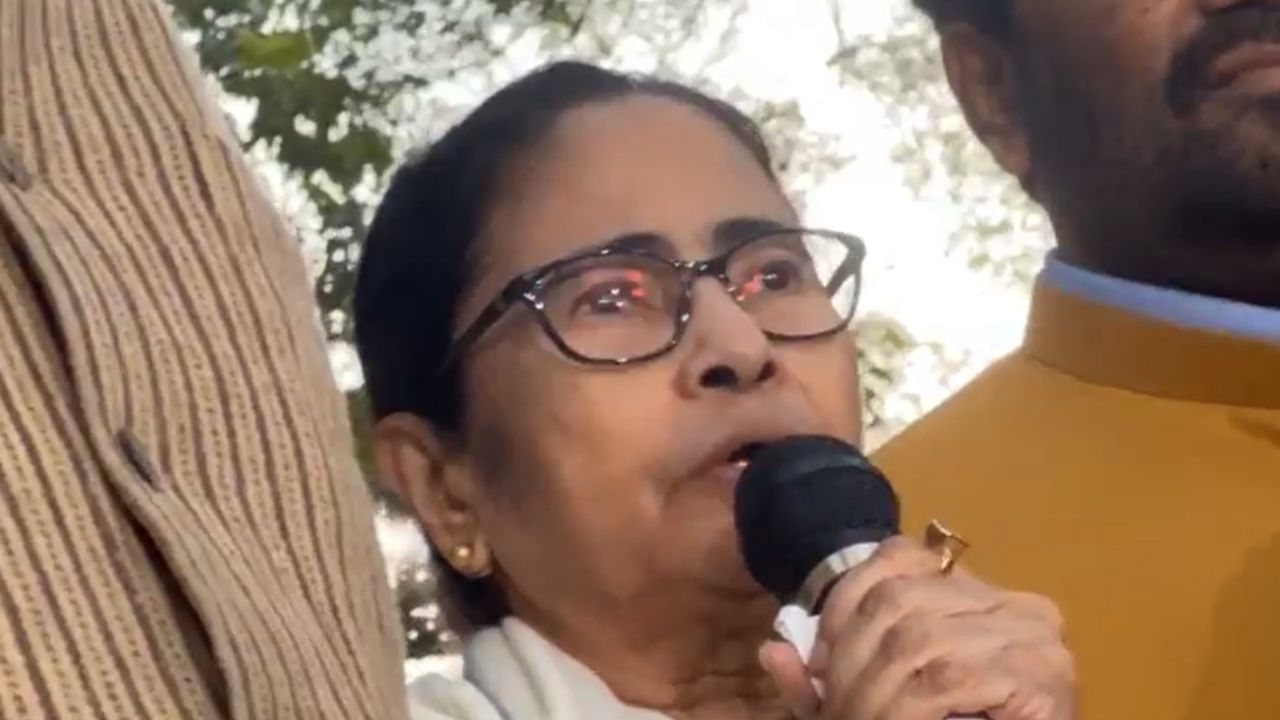 Mamata Banerjee: ‘দেরিতে এলে কাজ করা যায় না’, ১০০ দিনের বকেয়া টাকার পাওয়ার আশ্বাসেও ‘সংশয়ে’ মমতা