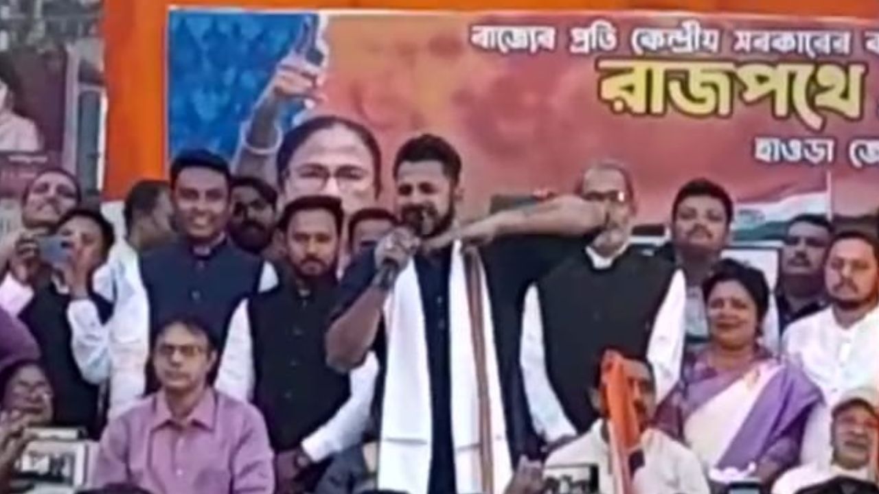 Manoj Tiwari: 'ঝুঁকেগা নেহি...', 'পুষ্পা' স্টাইলে দাড়িতে হাত বুলিয়ে বিজেপিকে কটাক্ষ মনোজের