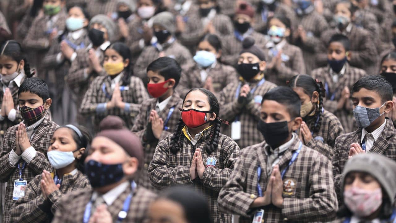 Mask Rules: বাধ্যতামূলক করা হবে সর্বত্র মাস্ক পরার নিয়ম? স্বাস্থ্য মন্ত্রক জানাল এই কথা