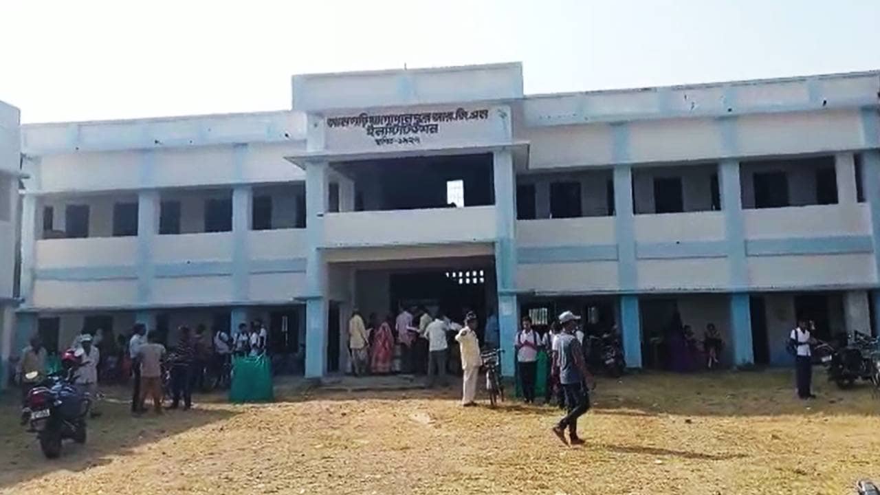 Duare Sarkar: স্কুলে পরীক্ষা চলাকালীন চলছে দুয়ারে সরকারের ক্যাম্প, ‘দুয়ারে লজ্জা’, তোপ বিজেপির
