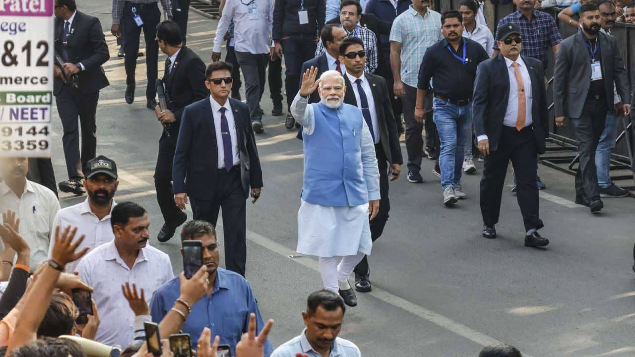 Gujarat Exit Poll: গুজরাটে বুথ ফেরত সমীক্ষায় মোদী ম্যাজিকেরই ইঙ্গিত, কী বলছেন বিশ্লেষকরা?