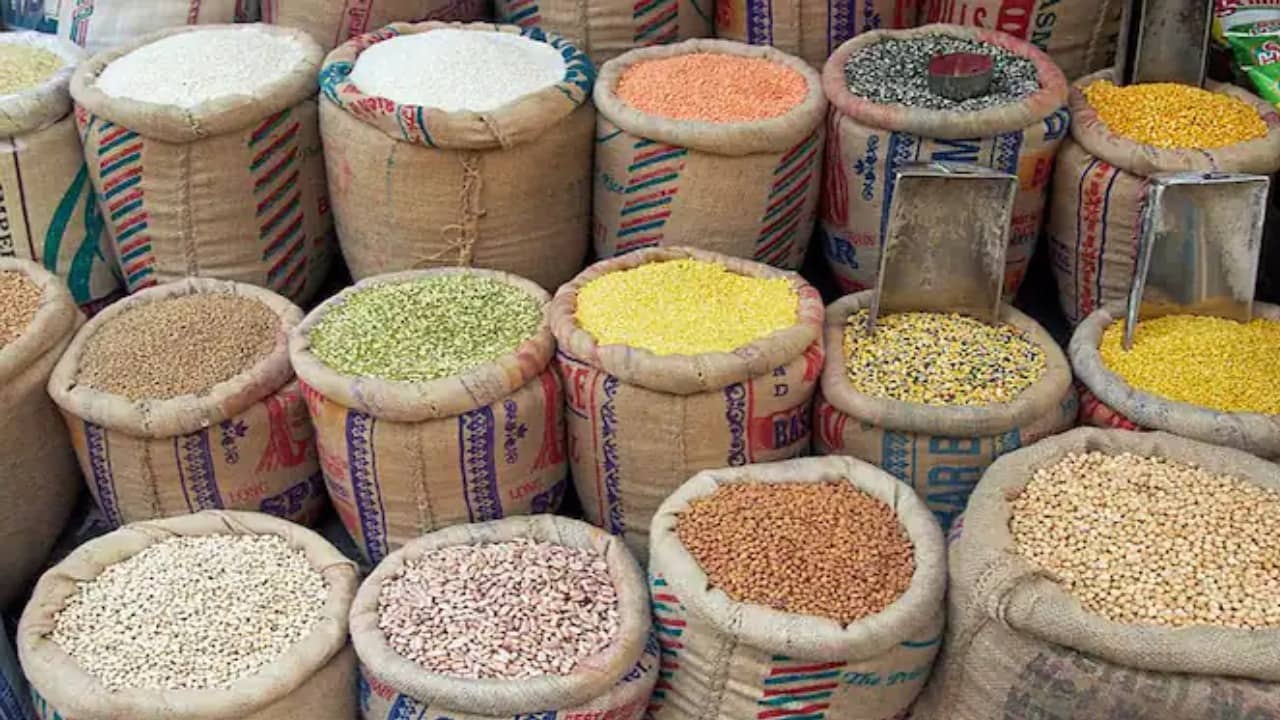 Free Ration Under NFSA: দেশবাসীকে নতুন বছরের উপহার, আরও এক বছর বিনামূল্যে রেশন দেওয়ার সিদ্ধান্ত মোদী সরকারের