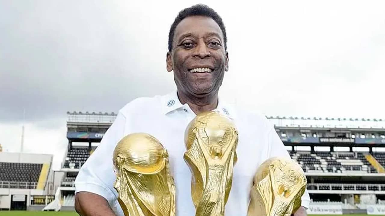 PELE: প্রার্থনা, আশঙ্কা, আর্তি- গোটা ব্রাজিল যেন পেলের বিছানার পাশে...