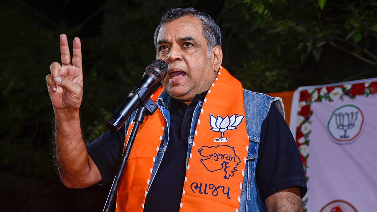 Paresh Rawal: আপনারা কি বাঙালিদের জন্য মাছ ভাজবেন?, বিতর্কিত মন্তব্যের জেরে ক্ষমা চাইলেন পরেশ রাওয়াল