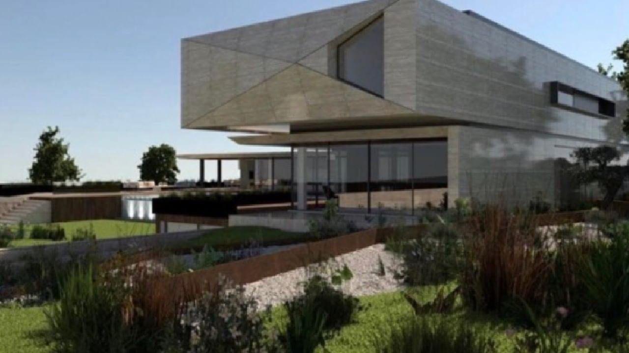 মরক্কোর কাছে কোয়ার্টার ফাইনালে হেরে পর্তুগালের বিশ্বকাপ জয়ের স্বপ্নে ইতি ঘটেছে। বিশ্বকাপ হারের যন্ত্রণা নিয়েই অনুশীলনে ডুব দিয়েছেন পর্তুগিজ অধিনায়ক ক্রিশ্চিয়ানো রোনাল্ডো (Cristiano Ronaldo)। বর্তমানে তিনি তাঁর পুরনো ক্লাব রিয়াল মাদ্রিদে অনুশীলন করছেন। এরই মাঝে জানা গিয়েছে, বিশ্বকাপ থেকে অবসরের পর কোথায় থাকতে চলেছেন সিআর সেভেন। (ছবি-টুইটার)