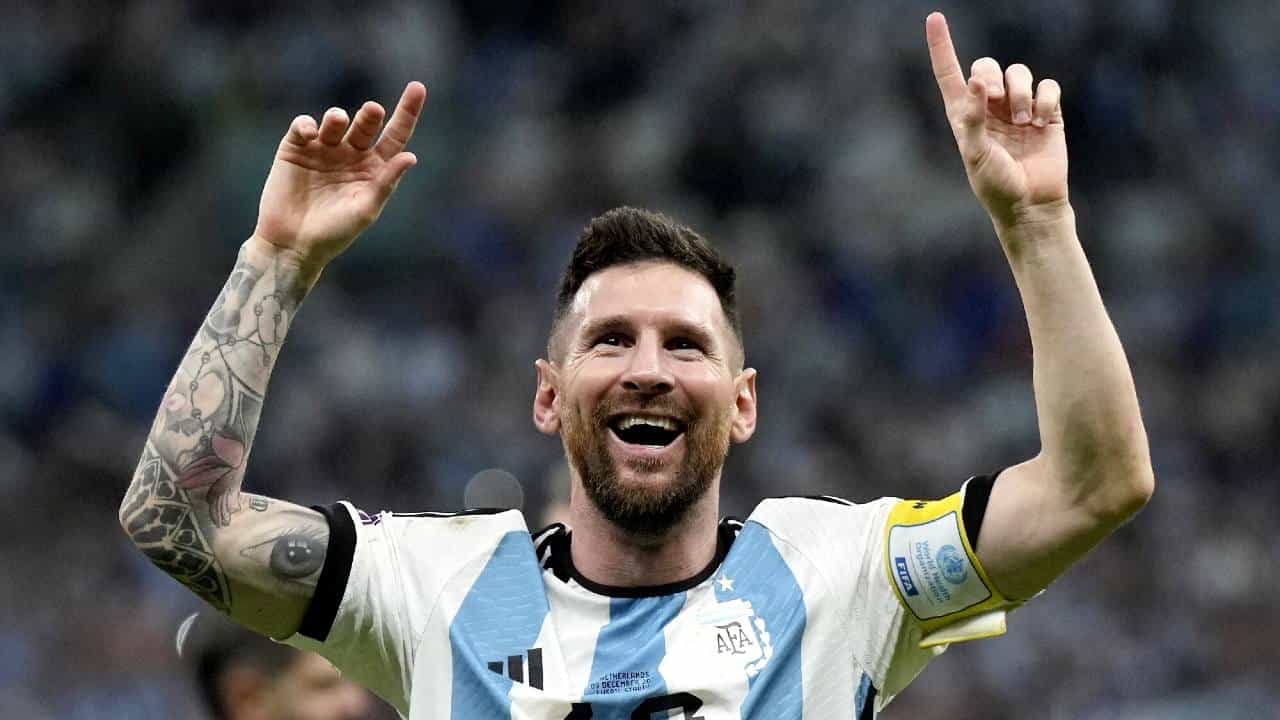 FIFA World Cup 2022: বয়ফ্রেন্ড ‘আনলাকি’, ঝুঁকি না নিয়ে ‘পুরনো স্বামীর’ সঙ্গে মেসির ফাইনাল দেখবেন এই মহিলা! FIFA World Cup 2022: বয়ফ্রেন্ড ‘আনলাকি’, ঝুঁকি না নিয়ে ‘পুরনো স্বামীর’ সঙ্গে মেসির ফাইনাল দেখবেন এই মহিলা!