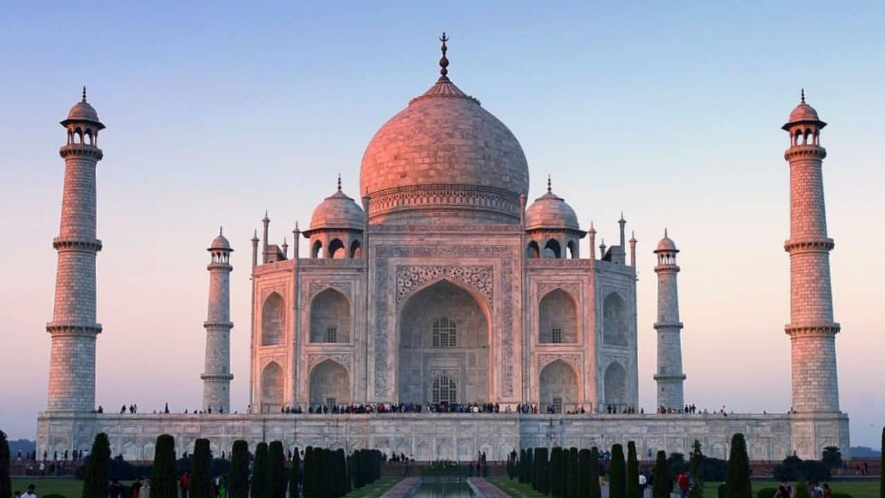 Tajmahal: সিল হয়ে যেতে পারে তাজমহল? নোটিস পাঠাল যোগী রাজ্যের পুর নিগম