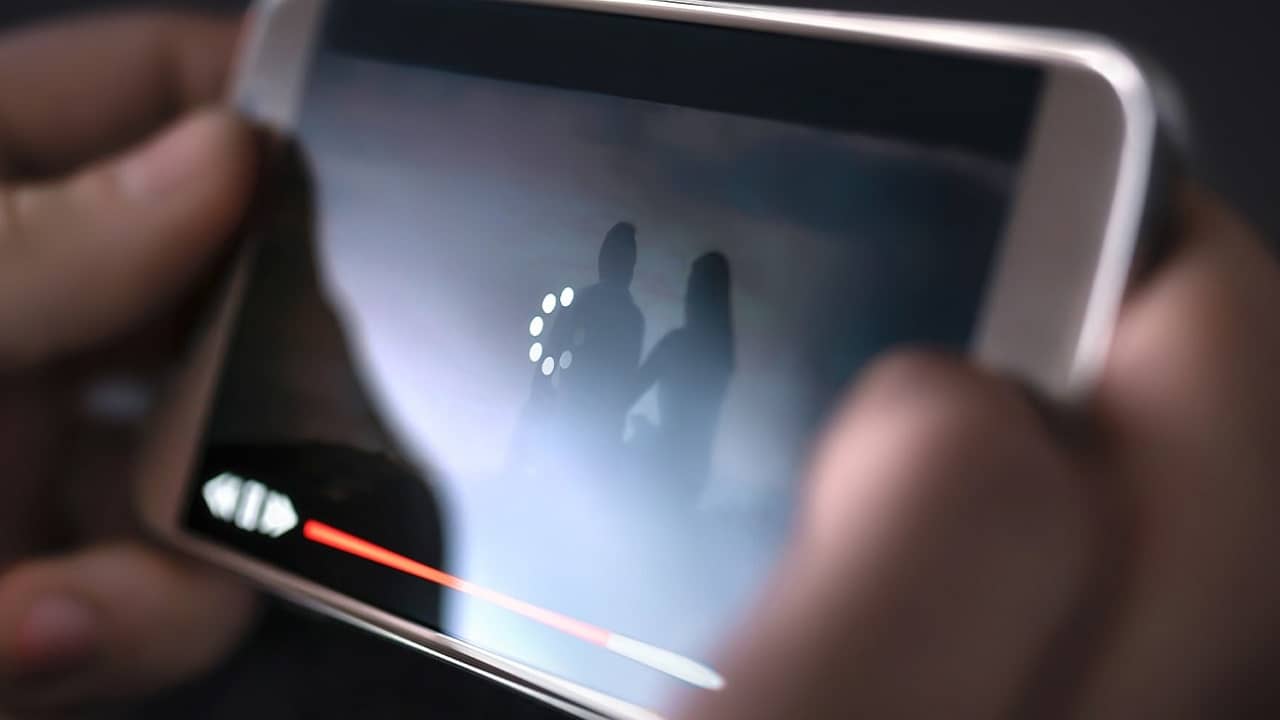 Mobile Data Exhaust: ব্যবহার না করেও খতম সব মোবাইল ডেটা? যে 4 টোটকায় Jio-Airtel গ্রাহকদের সমস্যার সমাধান