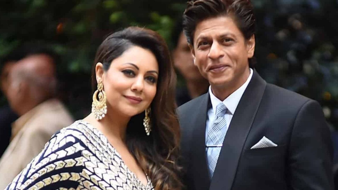 বরং নিজের জন্য একটি হাত ব্যাগ কিনে নিয়েছিলেন। আর বলেছিলেন এই মুহূর্তে তো সে হাসপাতালে রয়েছে। তবে কেন পোশাক প্রয়োজন। তার থেকে ব্যাগটা আমার দরকারি, আমি এটা নিলাম এটা আমার কাজে লাগবে।