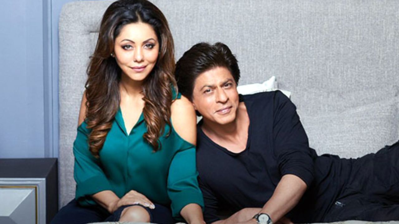 আবার কখনও কানে আসে তাঁদের মধ্যে নাকি তেমন তাল মিল আর নেই। না, পুরোটাই রটনা বা পুরোটাই ঘটনা কোন উপসংহারেই রাতারাতি পৌঁছানো সম্ভব নয়। কারণ তাঁদের সম্পর্ক কখনও দেখে মনে হয় রূপকথার গল্প আবার কখনও প্রকাশ্যে তাঁদের আচরণে প্রমাণ করে তারা ভাল নেই।