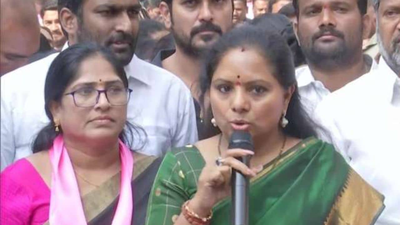 BJP: বিজেপি এখনও সস্তার রাজনীতি করছে, তোপ কেসিআর-কন্যার