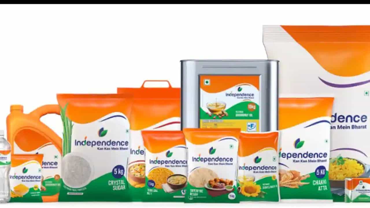 Reliance FMCG: বাজারে এল অম্বানীদের Independence, কী কী পাওয়া যাবে জানেন? Reliance FMCG: বাজারে এল অম্বানীদের Independence, কী কী পাওয়া যাবে জানেন?