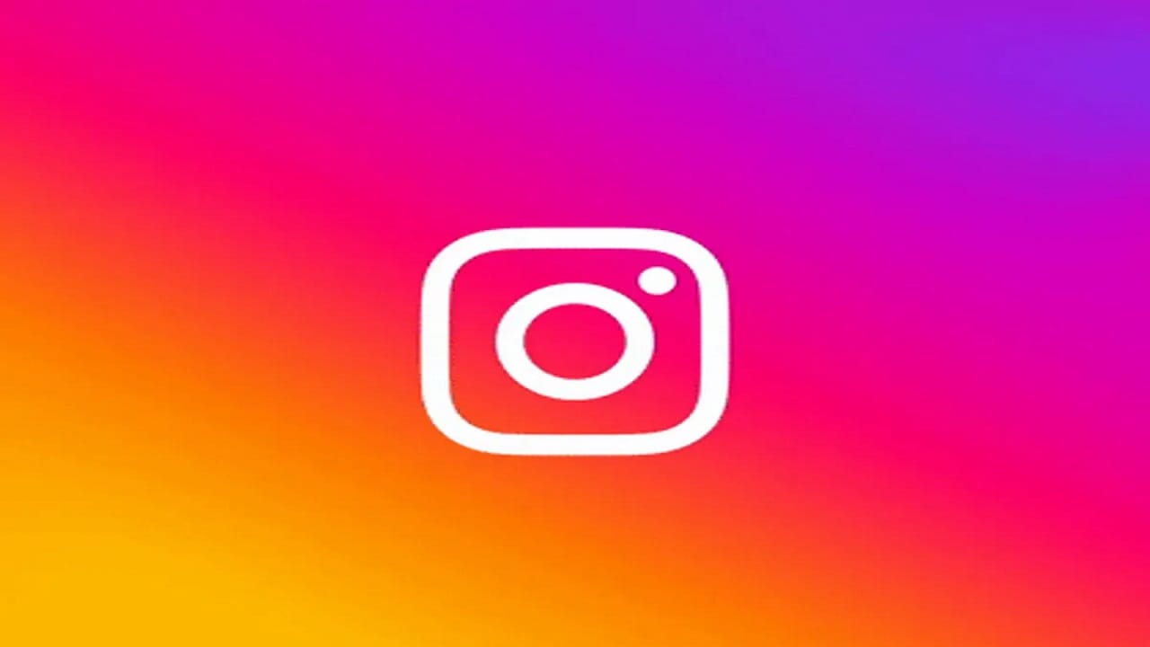 ইনস্টাগ্রাম (Instagram): মেটা-মালিকানাধীন ইনস্টাগ্রাম, 2022 সালে সর্বাধিক ডাউনলোড করা অ্যান্ড্রয়েড অ্যাপের তালিকার শীর্ষে রয়েছে। চলতি বছরে 118.9 মিলিয়ন ইনস্টাগ্রাম অ্যাপ ইনস্টল করা হয়েছে। সেখানে ফেসবুক অ্যাপটি 110.4 মিলিয়ন ইনস্টল করা হয়েছে। ফেসবুক তালিকার নবম স্থানে রয়েছে।