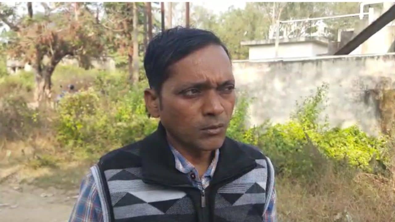 Body Recover: শিক্ষকের বাড়িতে ভোরবেলা থানা থেকে ফোন, যা বলল, শুনে মূর্ছা যাওয়ার জোগাড় পরিবারের