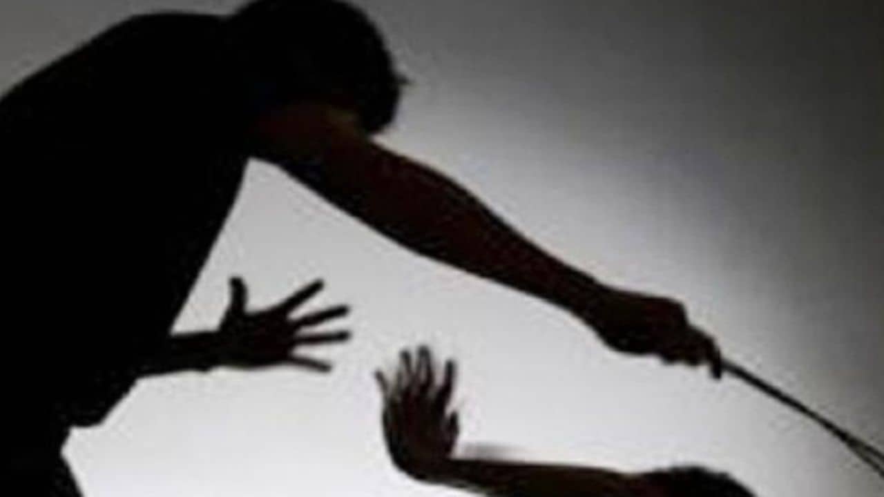 Father killed daughter: স্বামীর ঘর করতে নারাজ, মেয়েকে পিটিয়ে মেরে ফেললেন বাবা