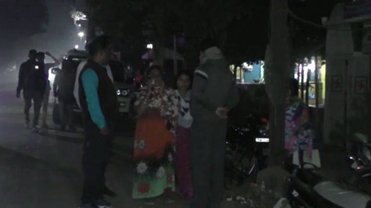 Bhatpara Attempt To Murder: রাস্তায় ফেলে সোনা ব্যবসায়ীকে কোপানোর অভিযোগ