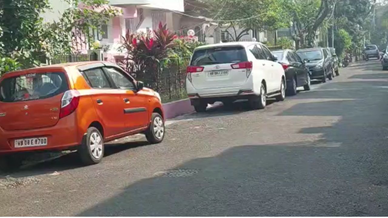 Salt Lake: বাইকে এসে ছিনিয়ে নিয়েই চম্পট, সল্টলেকে ফের প্রশ্নের মুখে নিরাপত্তা