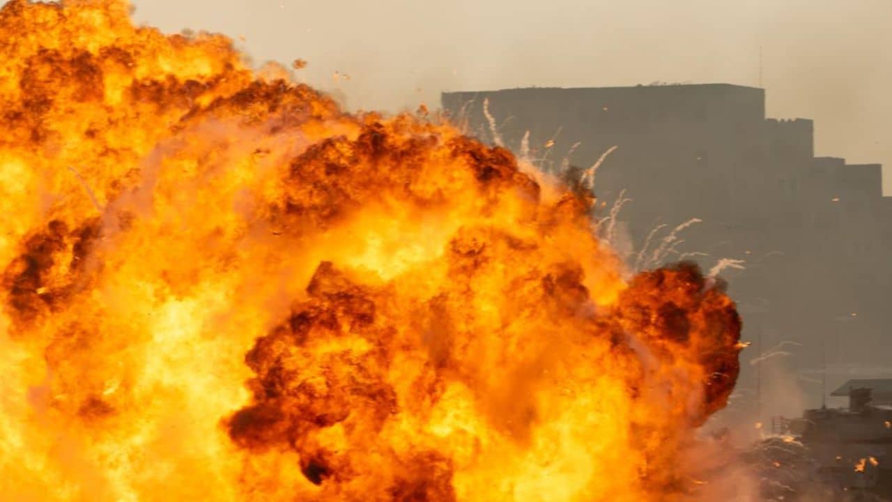 Brick Kiln Blast: বিকট শব্দে কেঁপে উঠল এলাকা, নিমেষে গুড়িয়ে গেল ইটভাঁটার চিমনি, মর্মান্তিক পরিণতি শ্রমিকদের