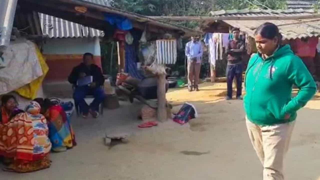 Odisha: কালাজাদু চর্চার অভিযোগে দম্পতিকে কুপিয়ে খুন, চোখের সামনে বাবা-মাকে মরতে দেখল শিশুকন্যা Odisha: কালাজাদু চর্চার অভিযোগে দম্পতিকে কুপিয়ে খুন, চোখের সামনে বাবা-মাকে মরতে দেখল শিশুকন্যা