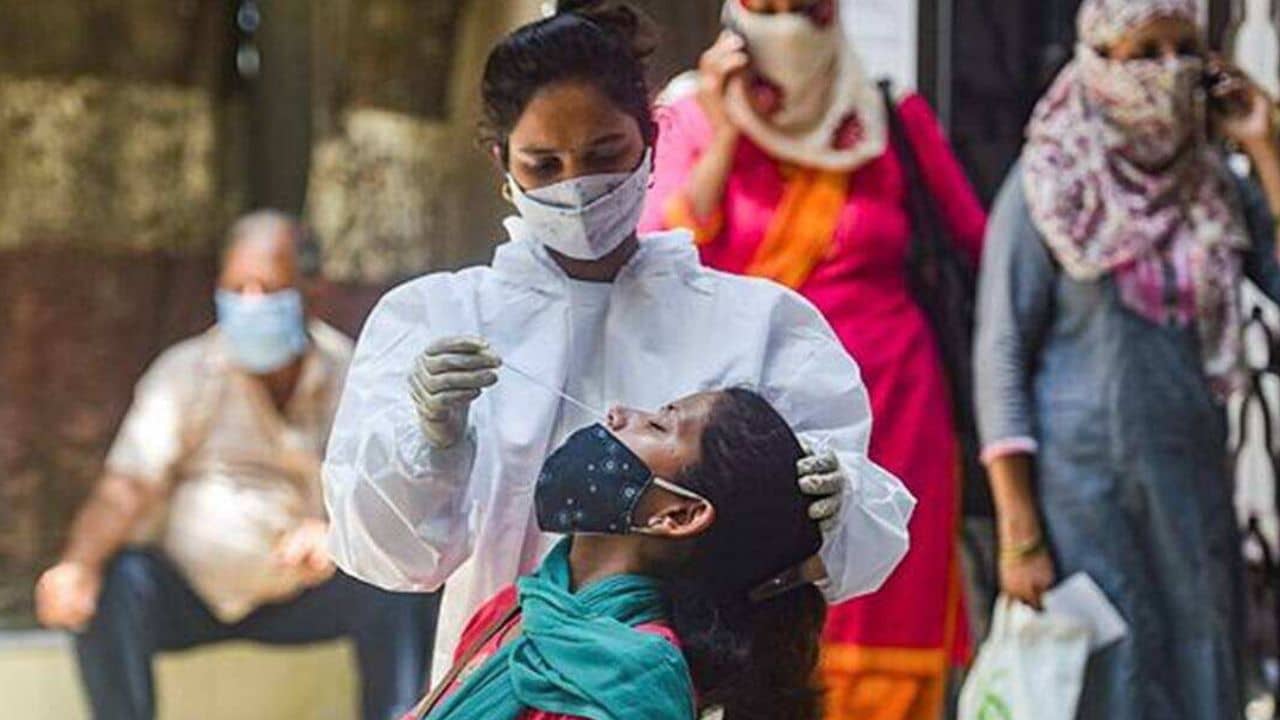 COVID in India: ১৪০ দিনে রেকর্ড করোনা সংক্রমণ দেশে, মৃত্যুও হল ৩ রাজ্যে