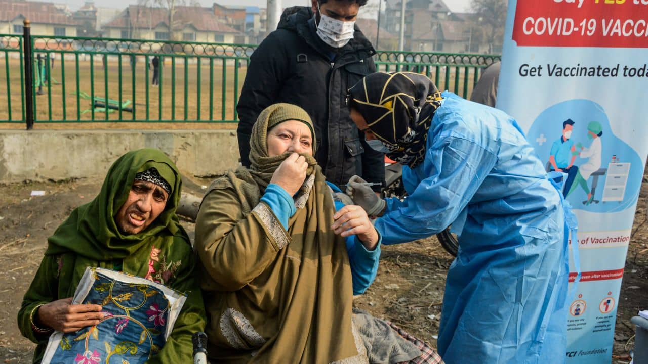 COVID-19: করোনার বাড়বাড়ন্ত নিয়ে চিন্তা, সমস্ত রাজ্যকে চিঠি পাঠাল স্বাস্থ্য মন্ত্রক