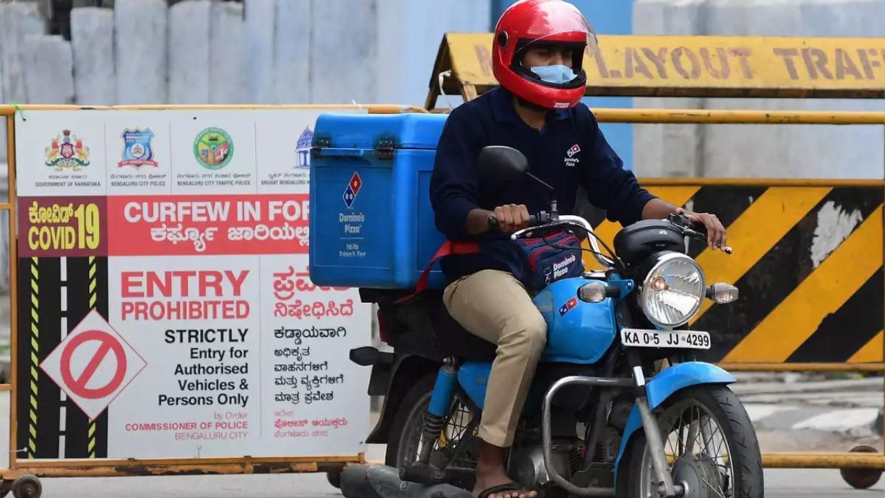 ডমিনোজের তরফে জানানো হয়েছে, আপাতত ১৪টি শহরের ২০টি জ়োনে এই ২০ মিনিটে ডেলিভারির পরিষেবা দেওয়া হবে। সংস্থার তরফে জানানো হয়েছে, দিল্লি,মুম্বই, কলকাতা, চেন্নাই সহ একাধিক মেট্রো শহরে ডমিনোজ ২০ মিনিটে পিৎজা ডেলিভারি করবে।