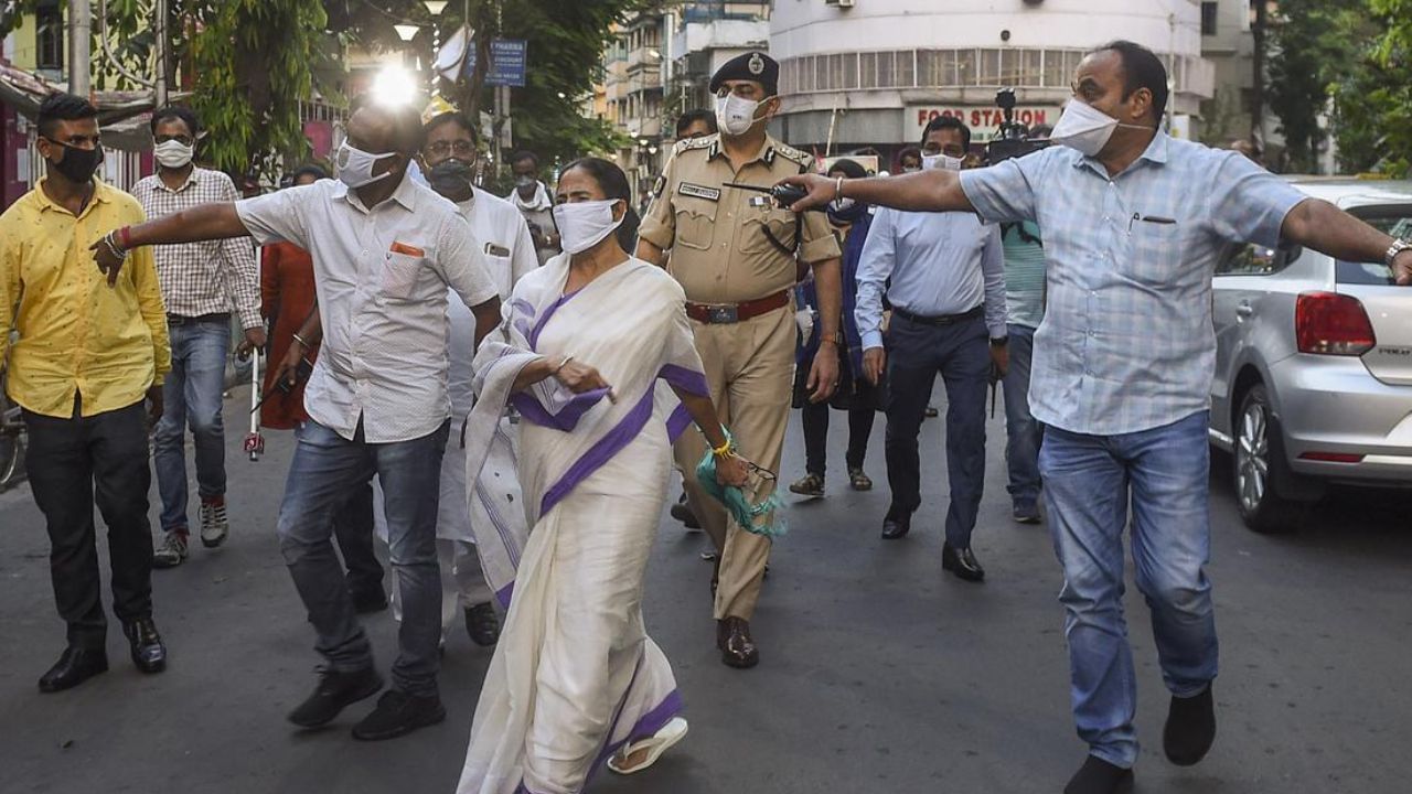 Covid Update: ‘দুয়ারে’ নয়া ভ্যারিয়েন্ট, বড়দিনের আগে মুখ্যমন্ত্রীর নির্দেশে জরুরি বৈঠক স্বাস্থ্য ভবনে