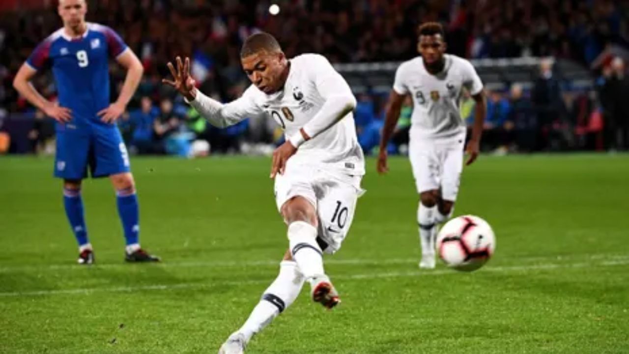 পর্তুগালের বিপক্ষে ৭৩ মিনিটের মাথায় রক্ষণভাগ ভেঙে কিলিয়ান এমবাপের দুর্দান্ত গোলটি প্রশংসার দাবি রাখে। ছবি: টুইটার