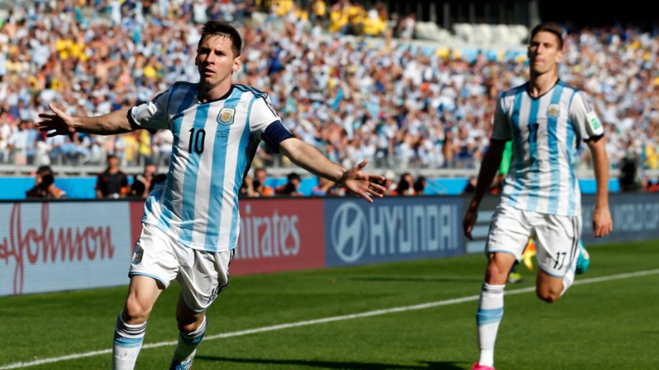  ২ নম্বর গোল: ২০১৪ সালের ব্রাজিল বিশ্বকাপে বসনিয়া ও হার্জেগোভিনিয়ার বিরুদ্ধে ম্যাচ। ৬৫ মিনিটে গঞ্জালো হিগুয়েনের পাস থেকে গোল করেন মেসি। বিশ্বকাপে তাঁর দ্বিতীয় গোল।