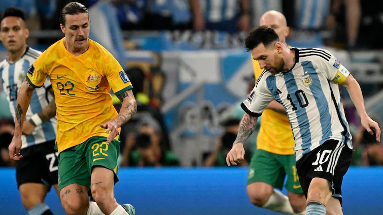 ৬ নম্বর গোল: ২০১৮ রাশিয়া বিশ্বকাপে প্রতিপক্ষ নাইজেরিয়ার বিরুদ্ধে ম্যাচটি ছিল মাস্ট উইন। ১৪ মিনিটেই প্রতিপক্ষের জালে বল জড়ান মেসি। 